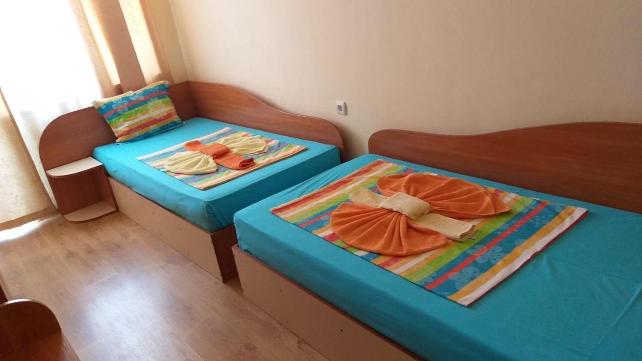 Ivanovi Guest House Primorsko Exterior photo